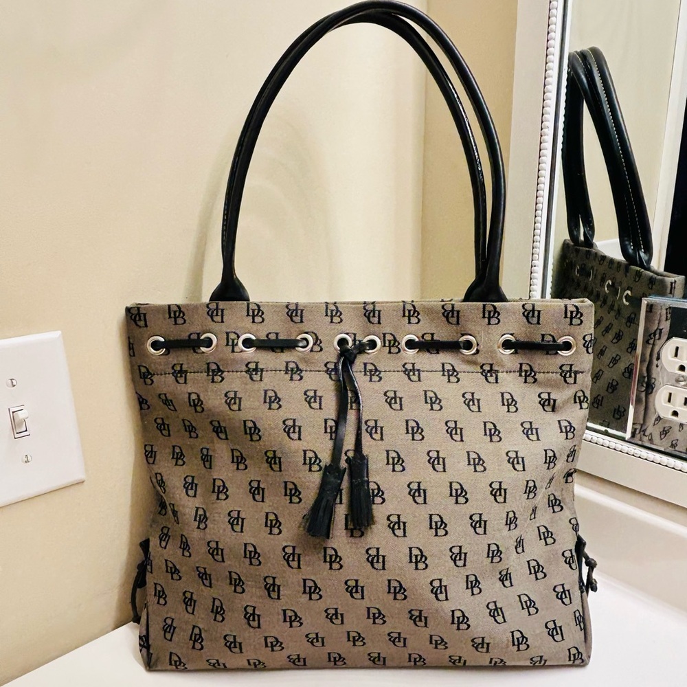 VINTAGE Dooney & Bourke Y2K Shoulder bag